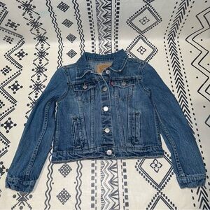 Levi's navy blue denim jacket with a cropped fit kids size M 10/12‎